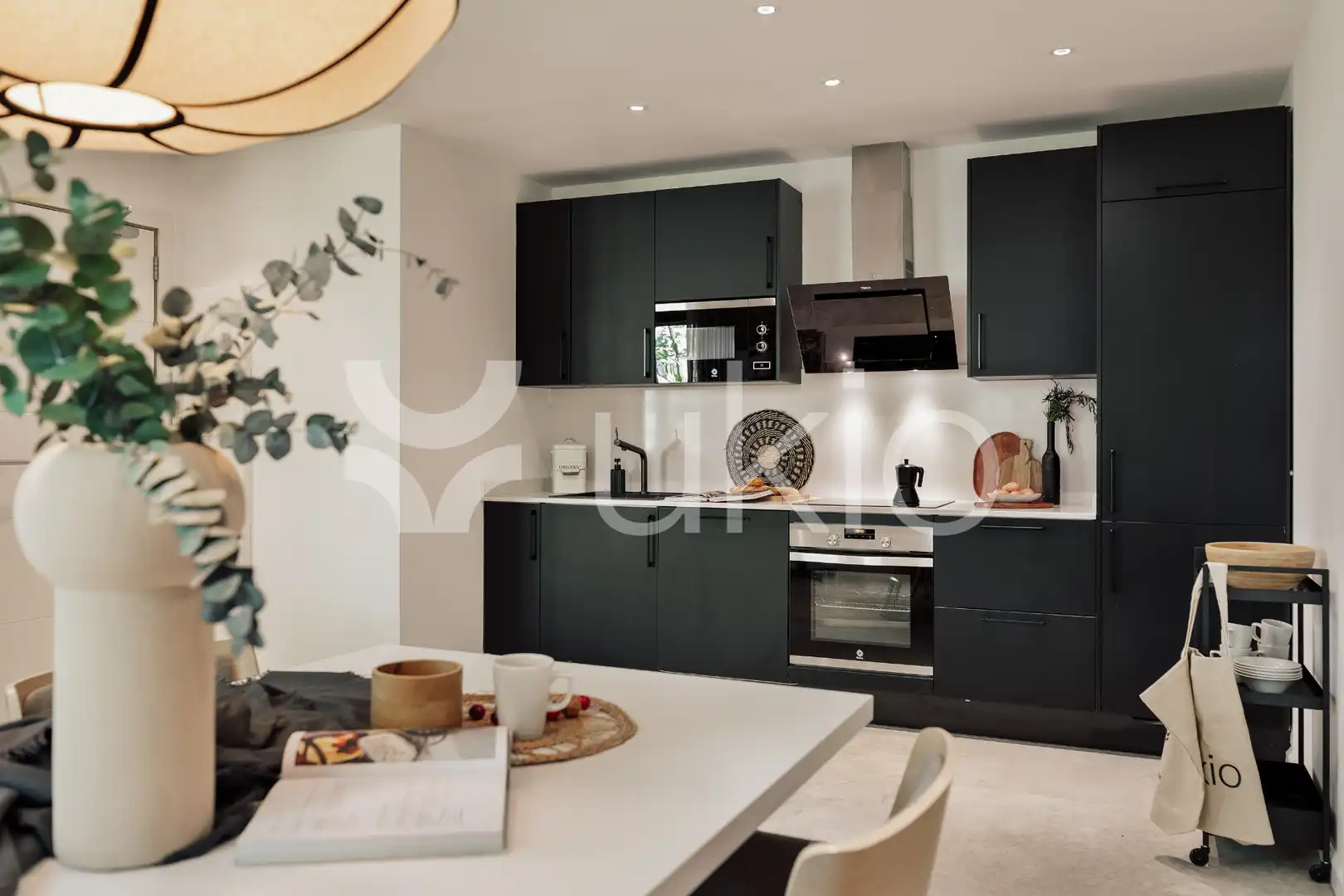 Cuina de Apartament de lloguer en Barcelona amb Aire condicionat, Calefacció i Moblat