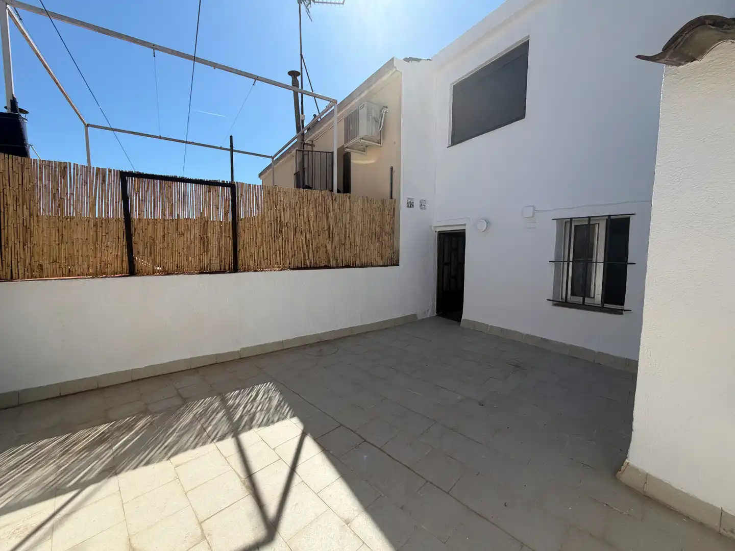 Terrasse von Einfamilien-Reihenhaus zum Verkauf in Santa Margarida I Els Monjos mit Heizung, Terrasse und Ofen