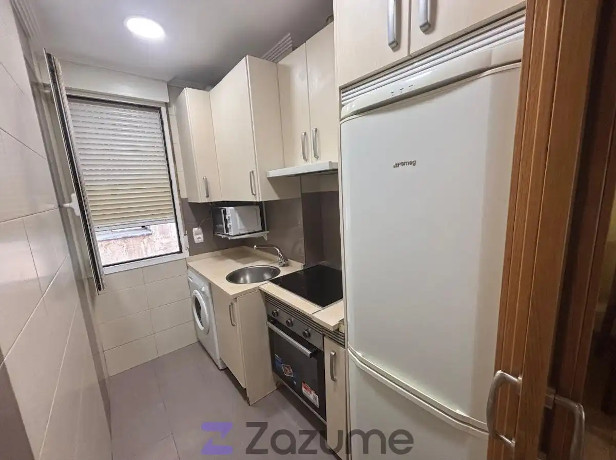Kitchen of Apartments for rent in Burgos  with Heating, Furnished and Oven