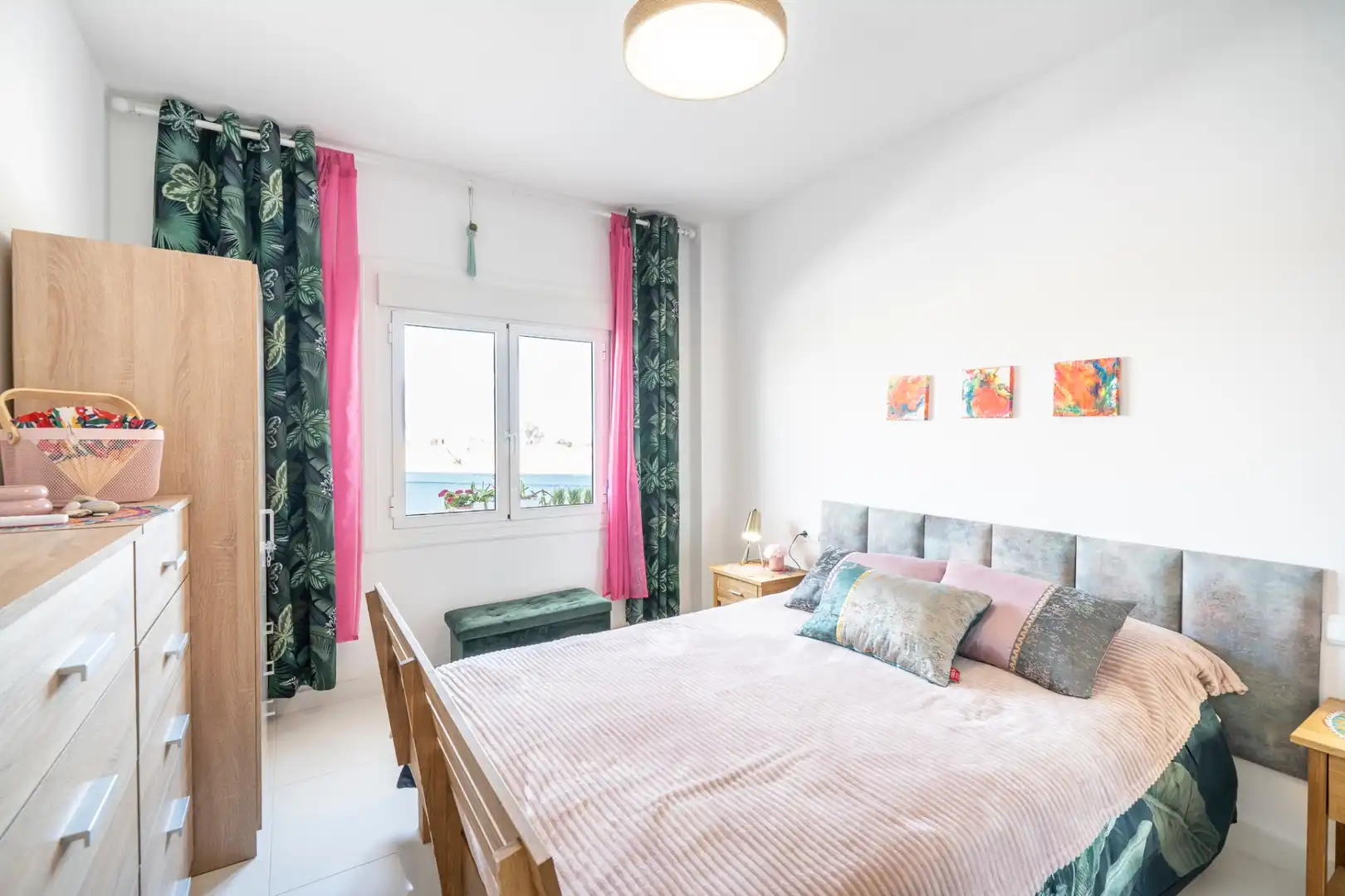 Habitación de Apartamento en venta en Orihuela con Aire acondicionado, Amueblado y Horno