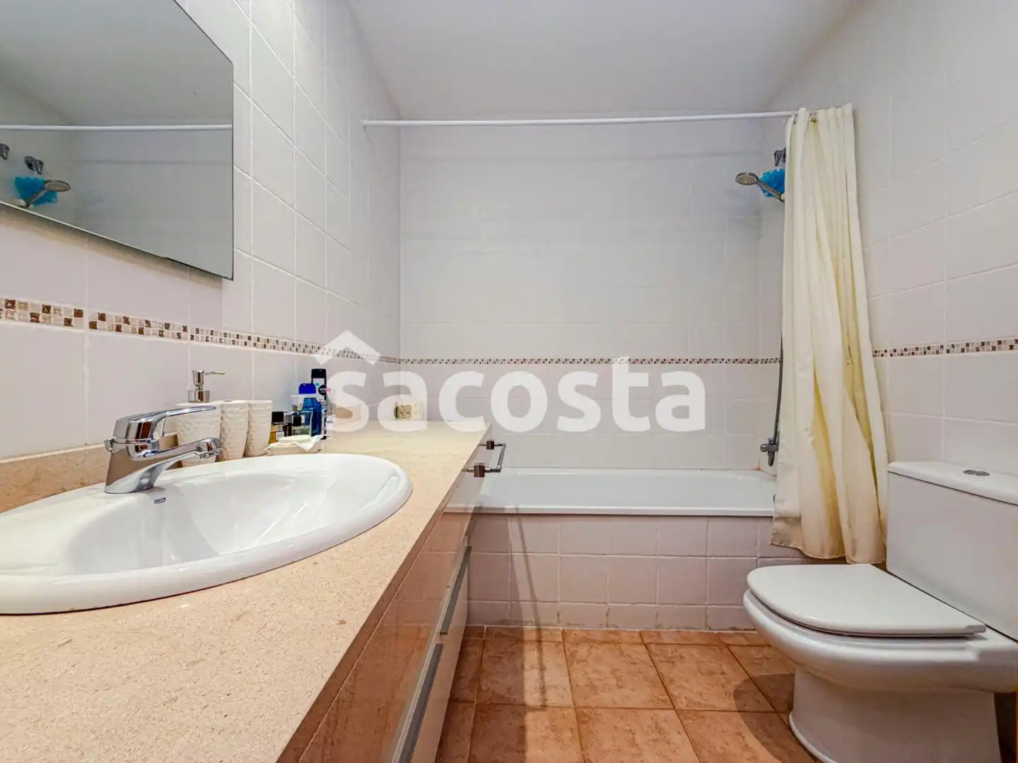 Baño de Casa adosada en venta en Lloret de Mar con Aire acondicionado, Calefacción y Jardín privado