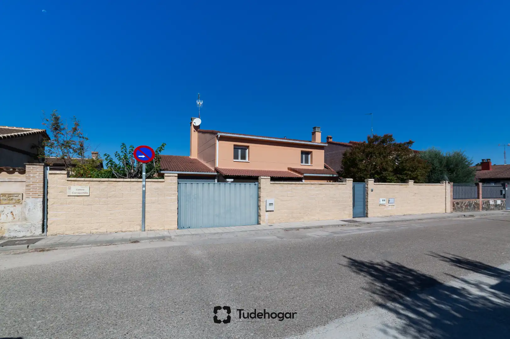 Vista exterior de Casa o chalet en venta en Tudela de Duero con Calefacción, Jardín privado y Amueblado