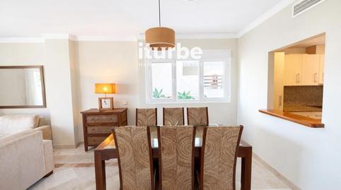 Foto 4 von Wohnung zum Verkauf in Caserio, Paraiso - Barronal, Estepona