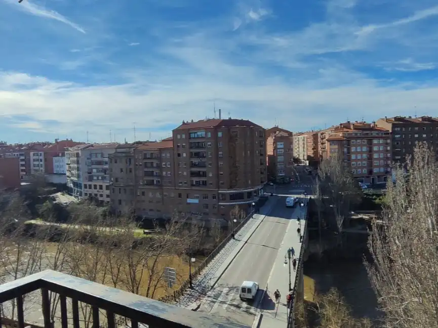 Vista exterior de Piso para compartir en Centro