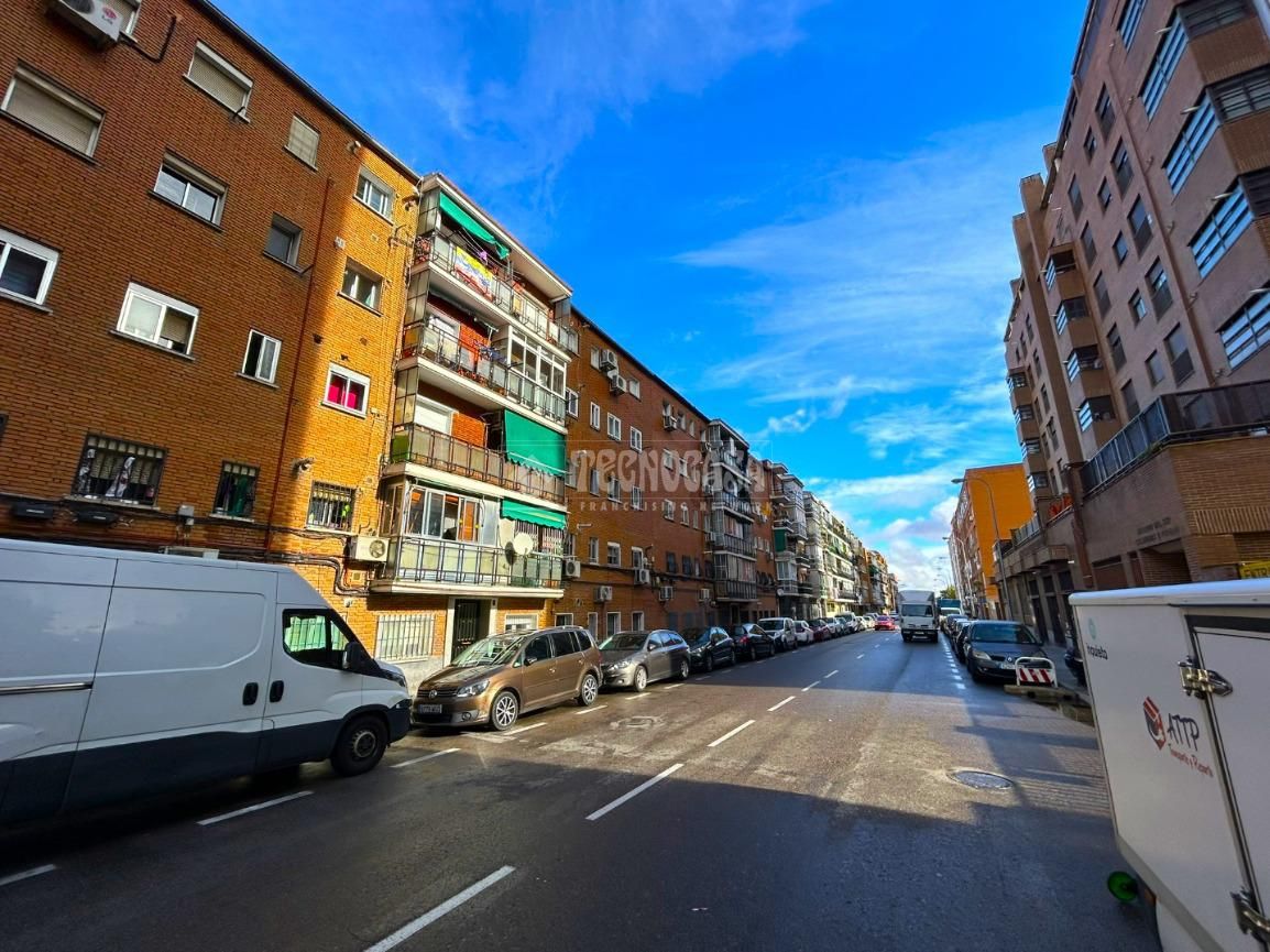Vista exterior de Pis en venda en  Madrid Capital amb Aire condicionat i Parquet