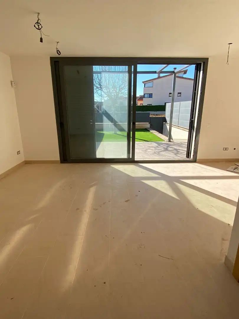 Casa adosada en venta en Carrer dels Prats, 6, Alió