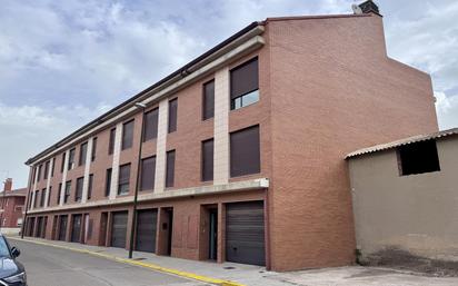 Exterior view of Single-family semi-detached for sale in Alfajarín  with Heating, Private garden and Terrace