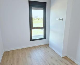 Bedroom of Flat to rent in  Sevilla Capital  with Air Conditioner, Private garden and Parquet flooring