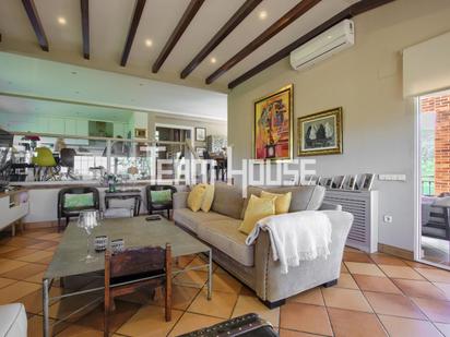 Living room of House or chalet for sale in El Casar  with Air Conditioner, Terrace and Swimming Pool