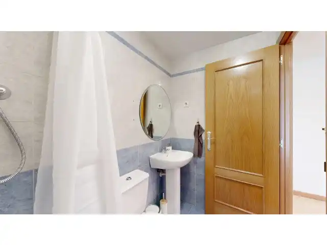 Bathroom of Flat for sale in Picassent  with Air Conditioner, Terrace and Swimming Pool