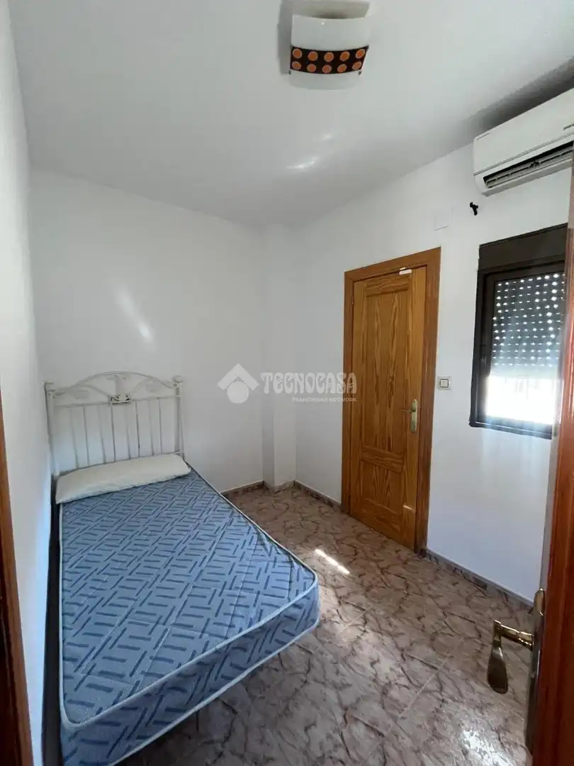 Dormitori de Casa adosada en venda en Pinos Puente