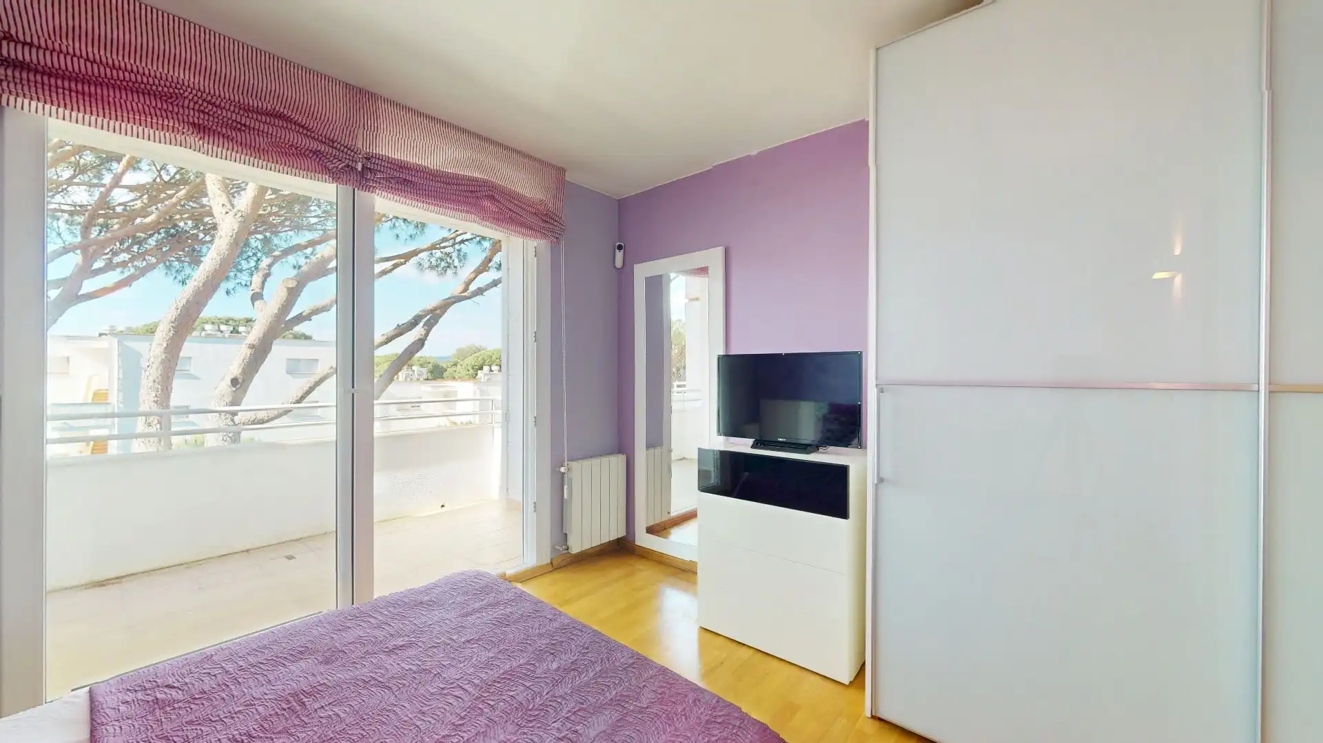 Habitación de Casa adosada en venta en Castell d'Aro, Platja d'Aro i s'Agaró con Aire acondicionado, Calefacción y Jardín privado