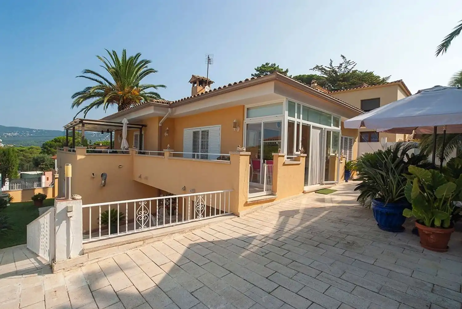 Detached house with garden for sale in Calle dels Joncs