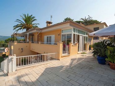 Chalet con jardín en venta en Calle dels Joncs