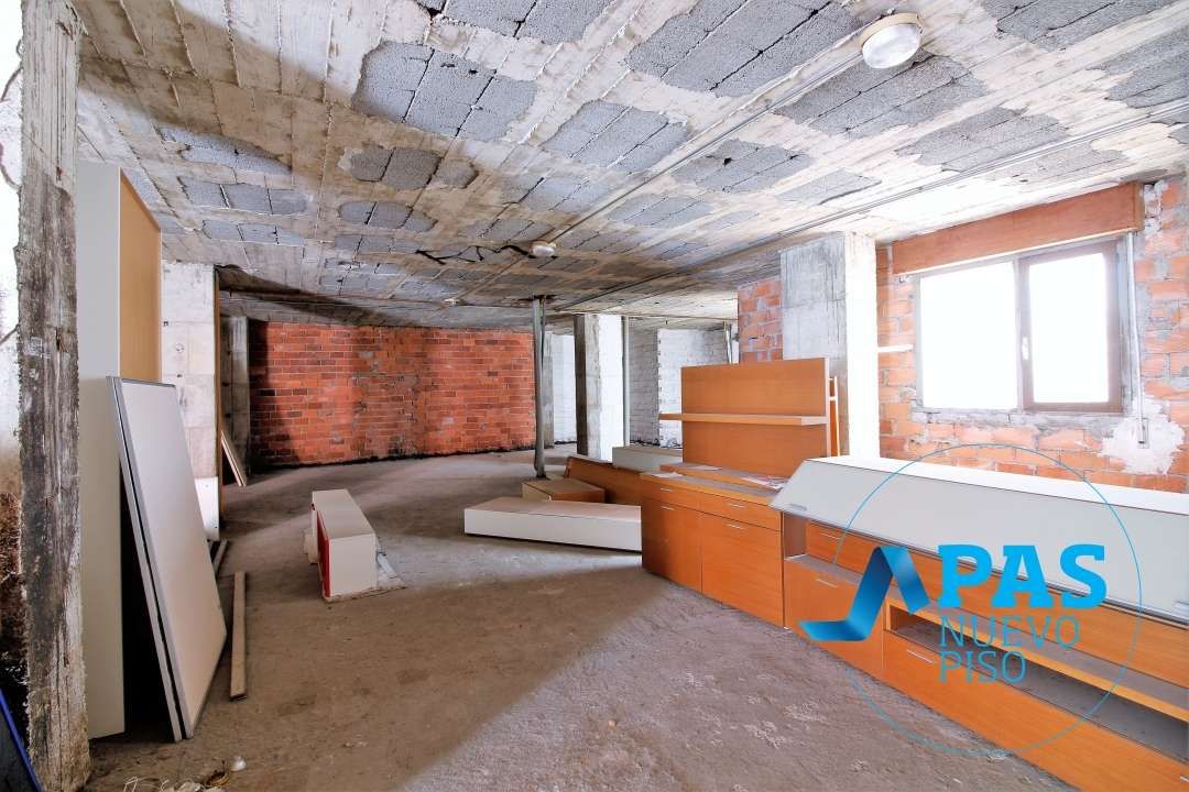 Local en venda en Santander