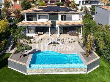 Casa con piscina en venta en Carrer Muntanyeta 31