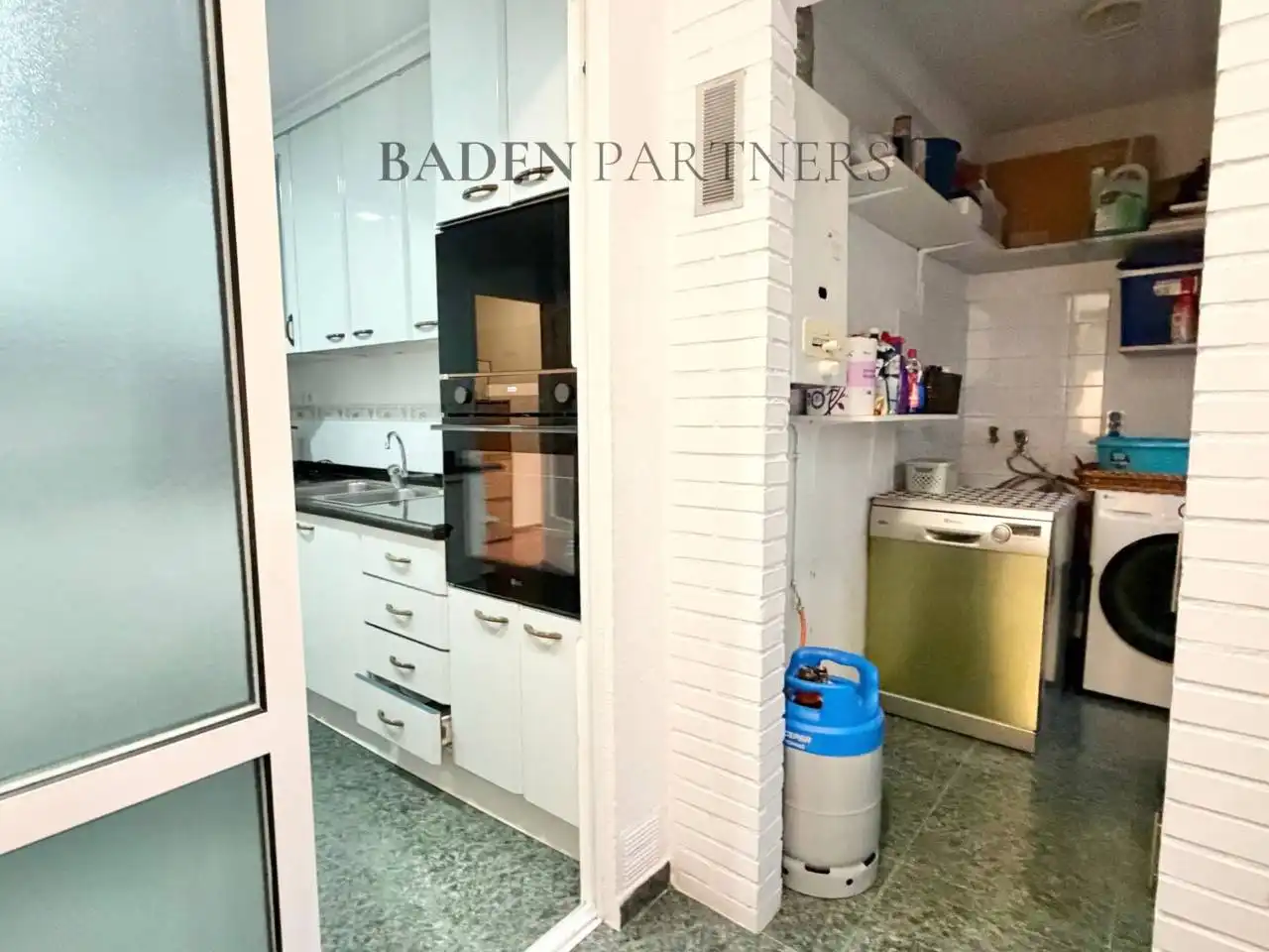 Flat for rent in Avenida María Auxiliadora, Casco Urbano
