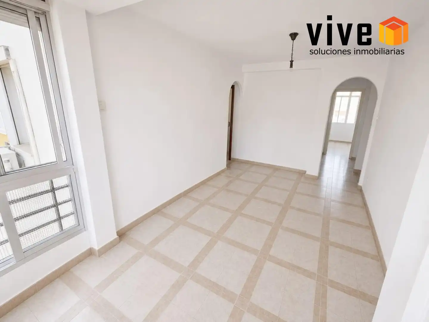 Flat for sale in Sevilla  with Air Conditioner and Heating