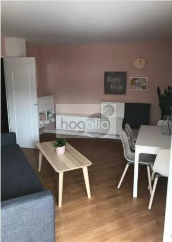 Bedroom of Flat to rent in  Sevilla Capital  with Air Conditioner, Terrace and Furnished