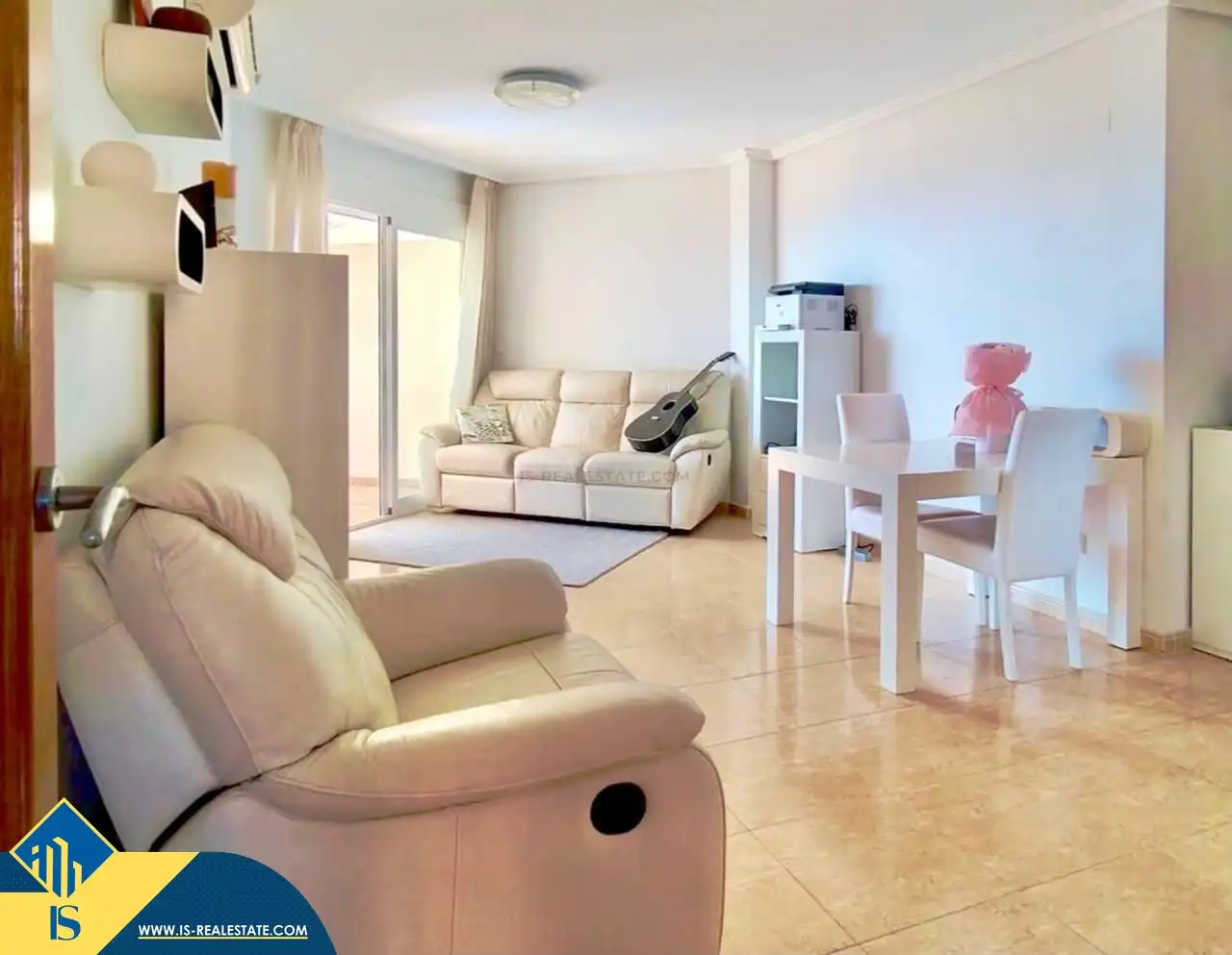 Sala d'estar de Àtic de lloguer en Orihuela amb Aire condicionat, Terrassa i Moblat