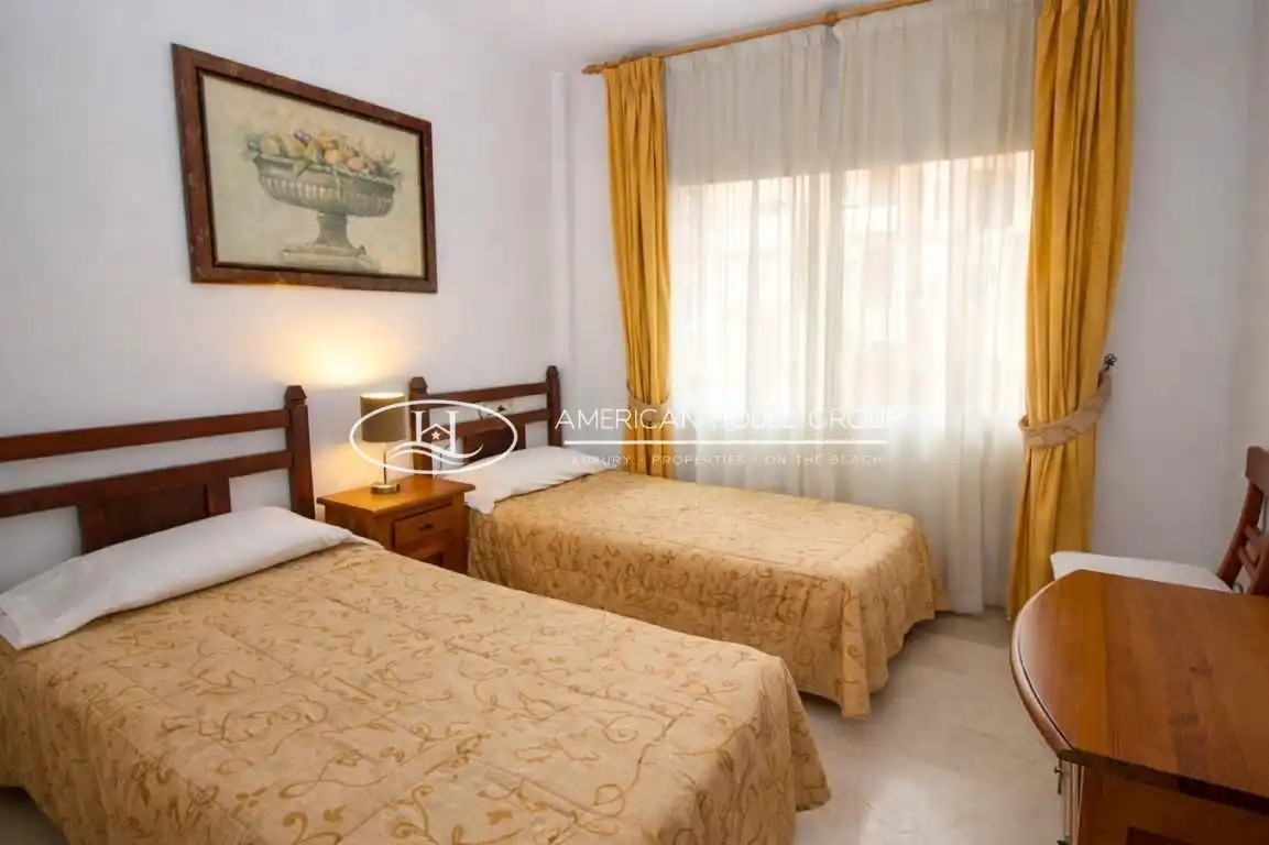 Dormitori de Apartament en venda en Marbella amb Terrassa, Traster i Moblat