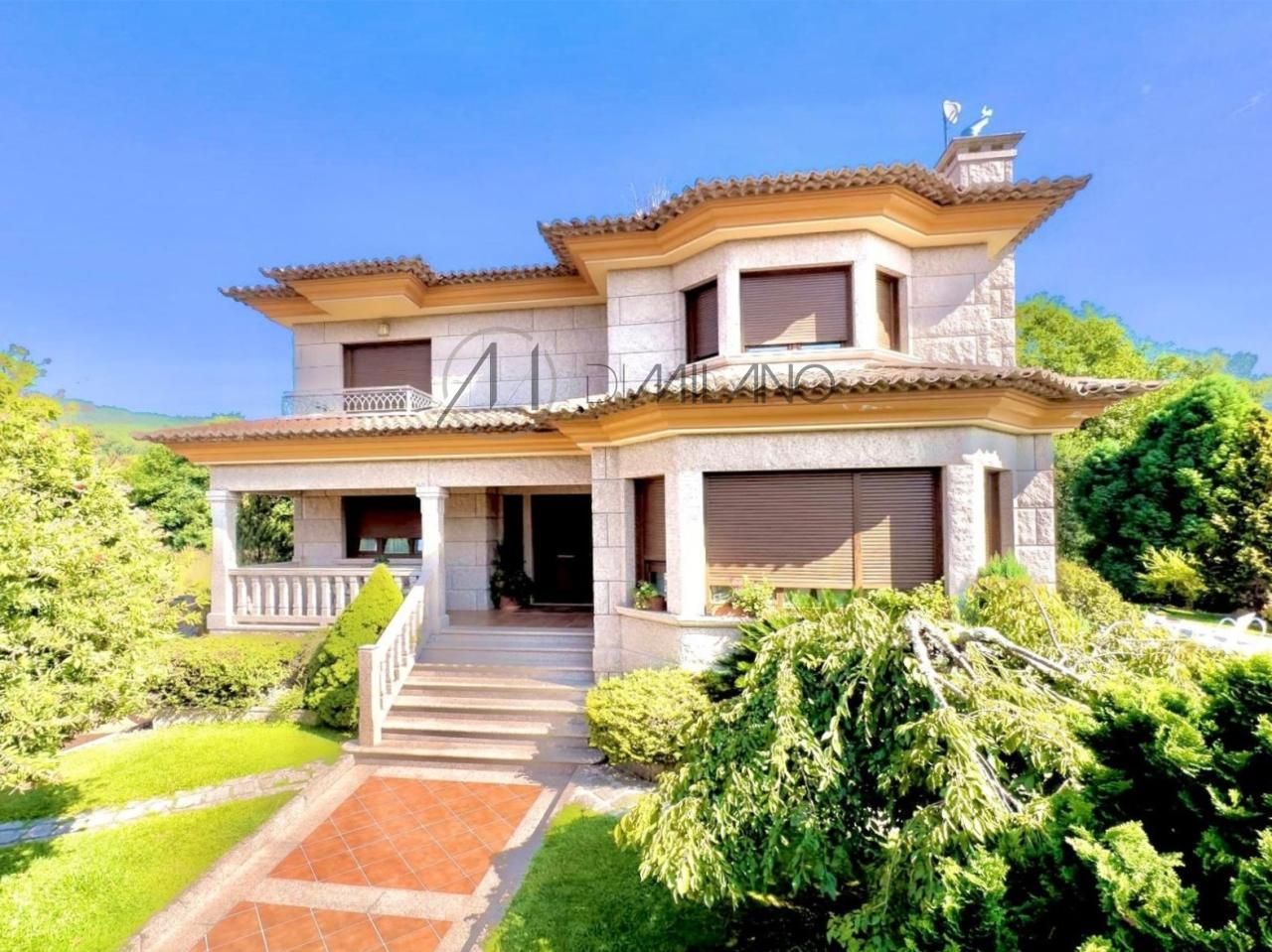 Vista exterior de Casa o chalet en venta en O Porriño   con Calefacción, Jardín privado y Piscina