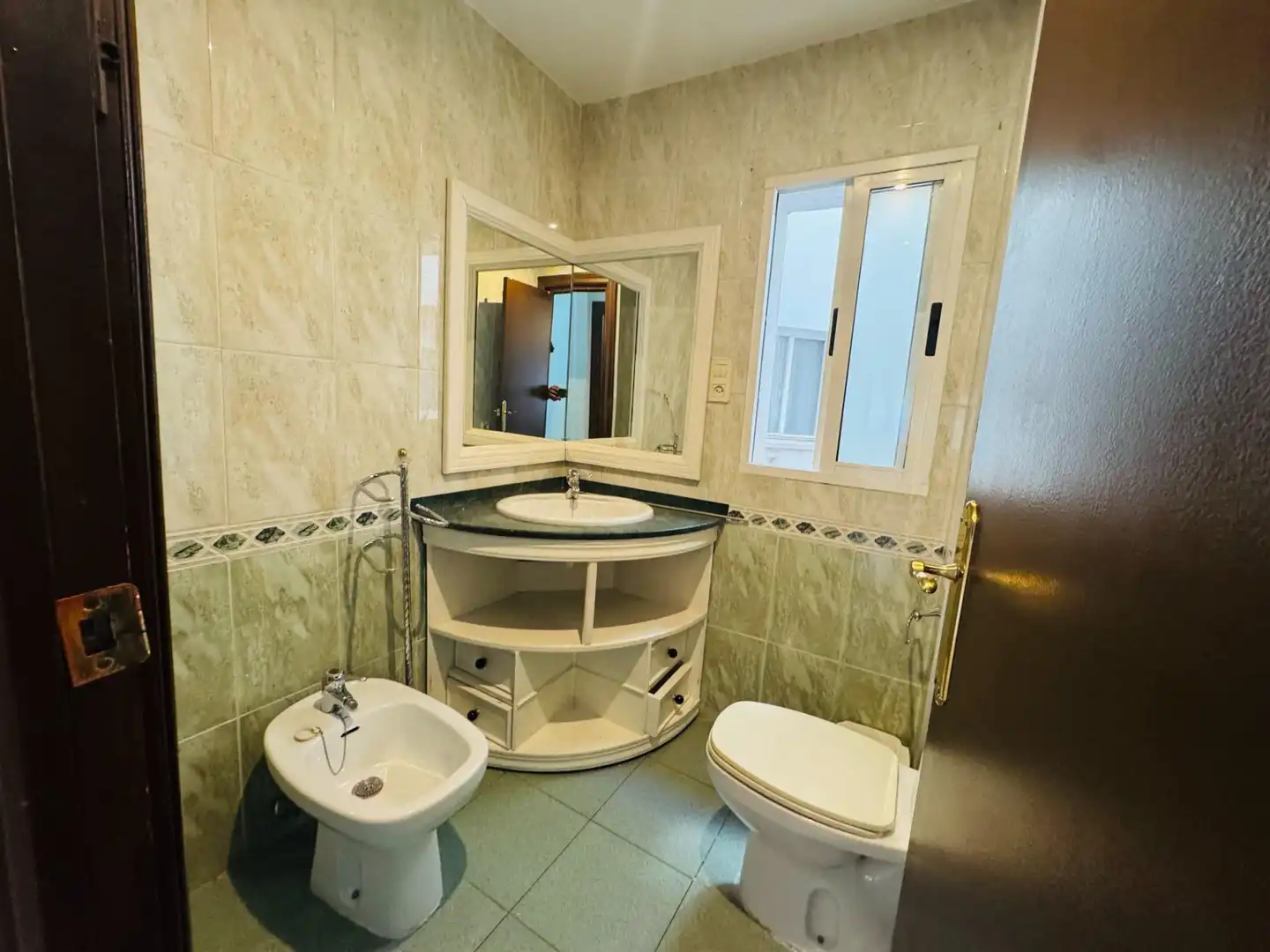 Baño de Piso para compartir en Granada con Terraza, Amueblado y Balcón