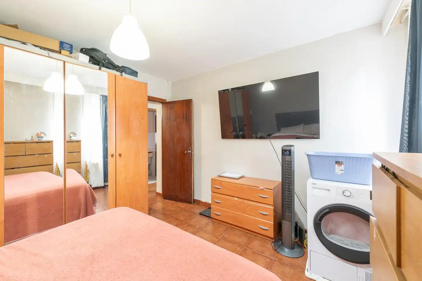Habitación de Planta baja en venta en Oviedo  con Calefacción y Amueblado