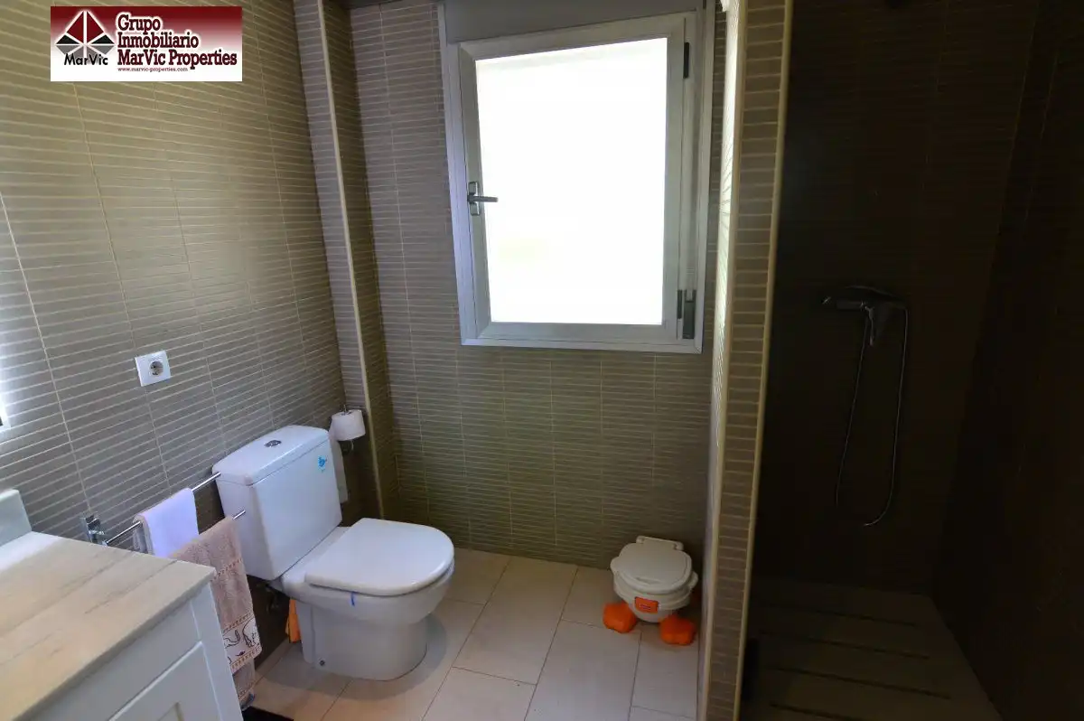 Badezimmer von Erdgeschoss zum Verkauf in Altea mit Privatgarten, Möbliert und Gemeinschaftspool