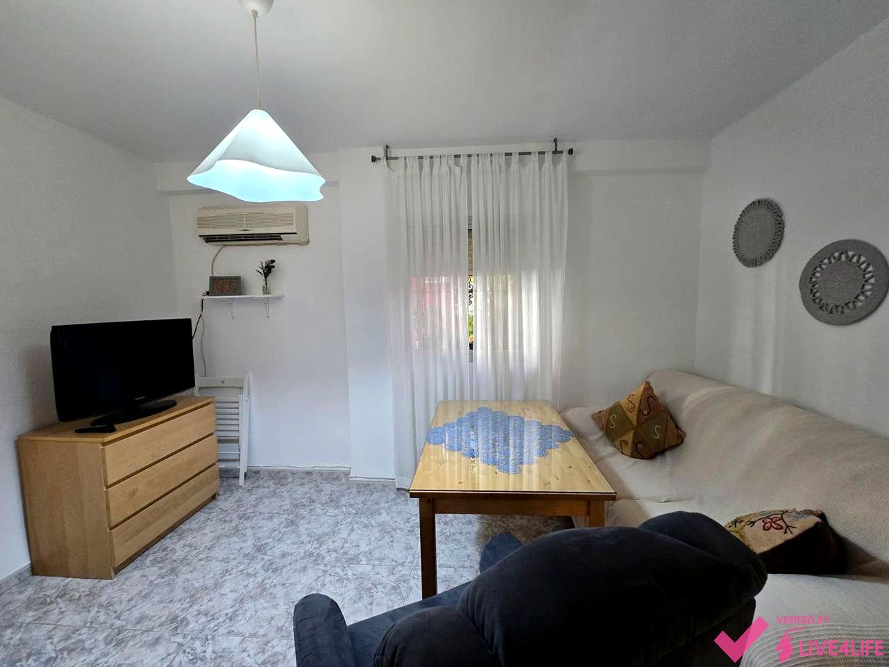 Bedroom of Flat to rent in  Sevilla Capital