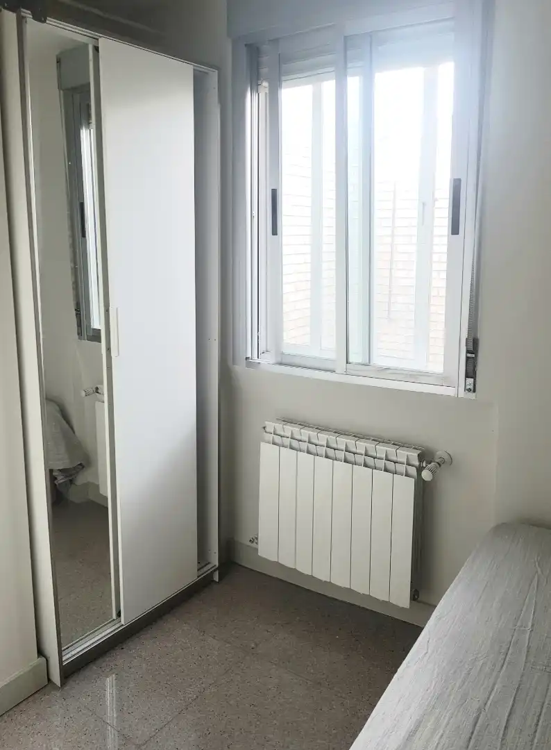 Habitación de Apartamento de alquiler en Madrid con Aire acondicionado, Calefacción y Parquet