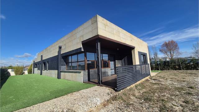 Casa-chalet en Venta en Husillos