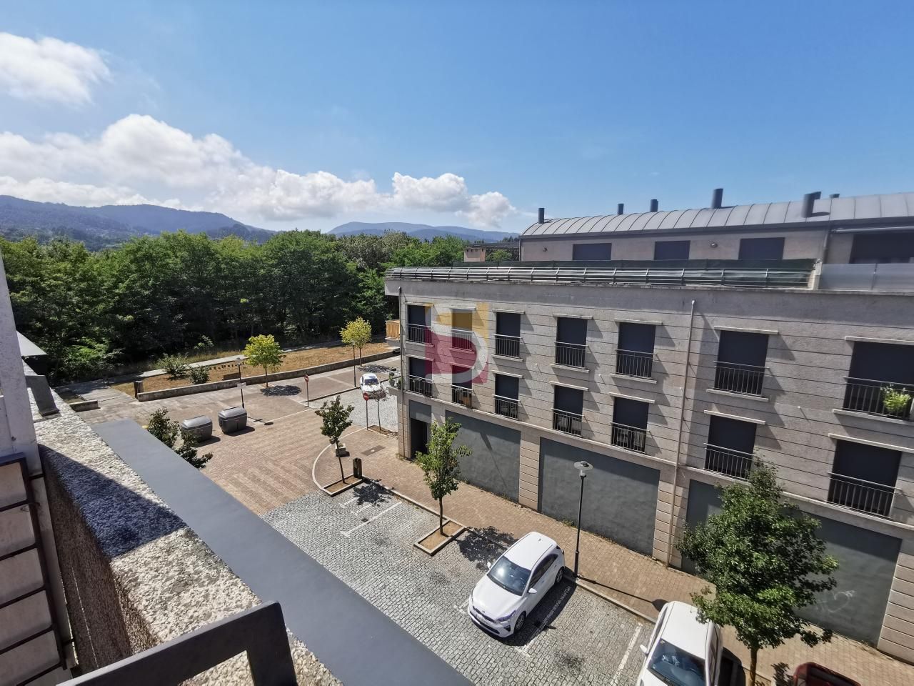 Vista exterior de Àtic en venda en Gondomar amb Calefacció, Terrassa i Moblat
