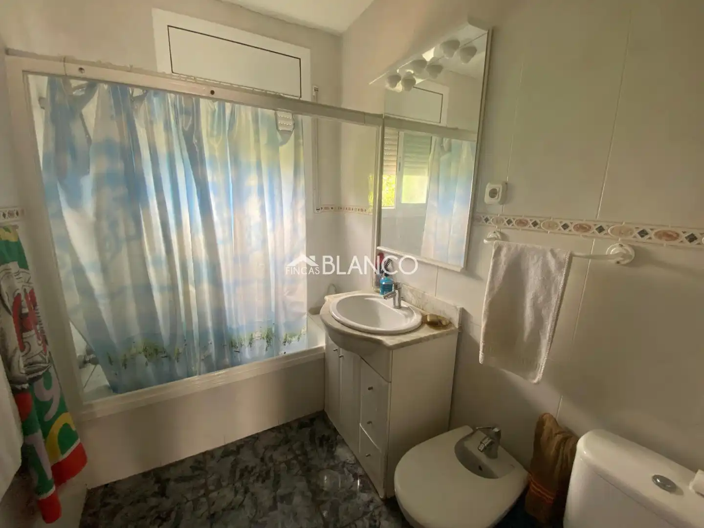 Bany de Casa o xalet en venda en Piera amb Jardí privat, Moblat i Alarma