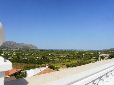 Detached house with pool for sale in Benidoleig