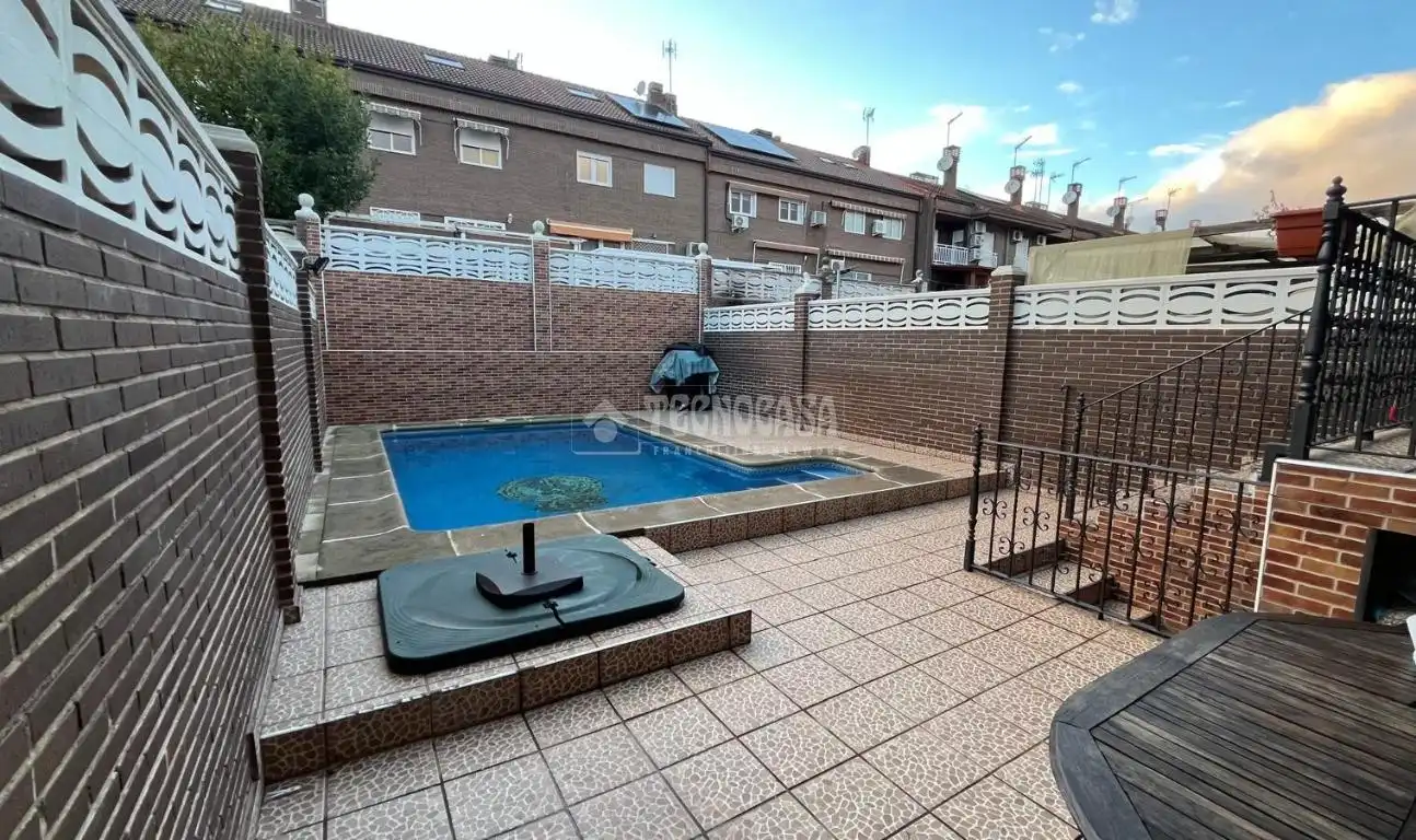 Jardí de Pis en venda en San Fernando de Henares amb Calefacció i Parquet