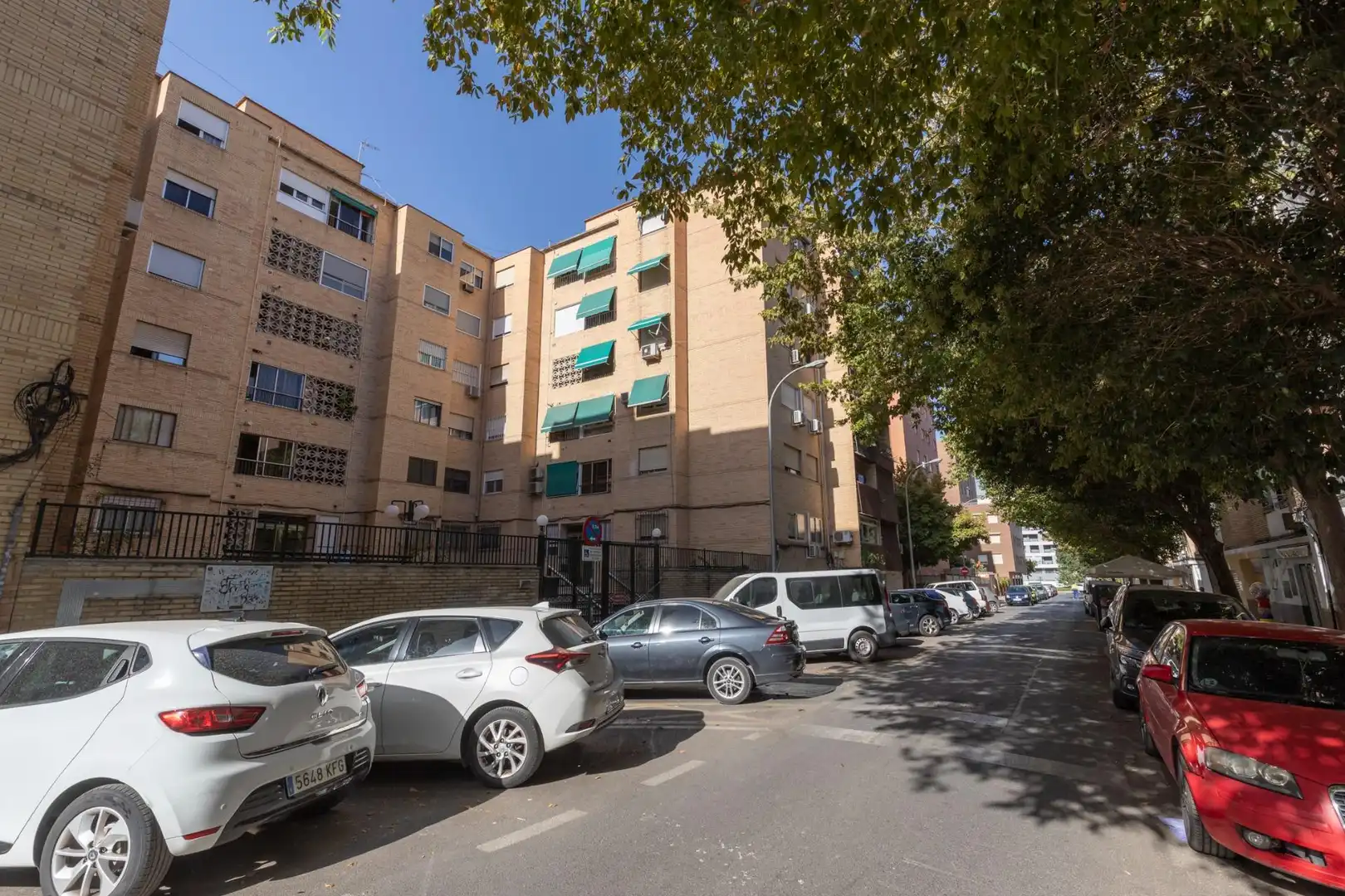 Vista exterior de Pis en venda en Granada amb Aire condicionat, Calefacció i Terrassa