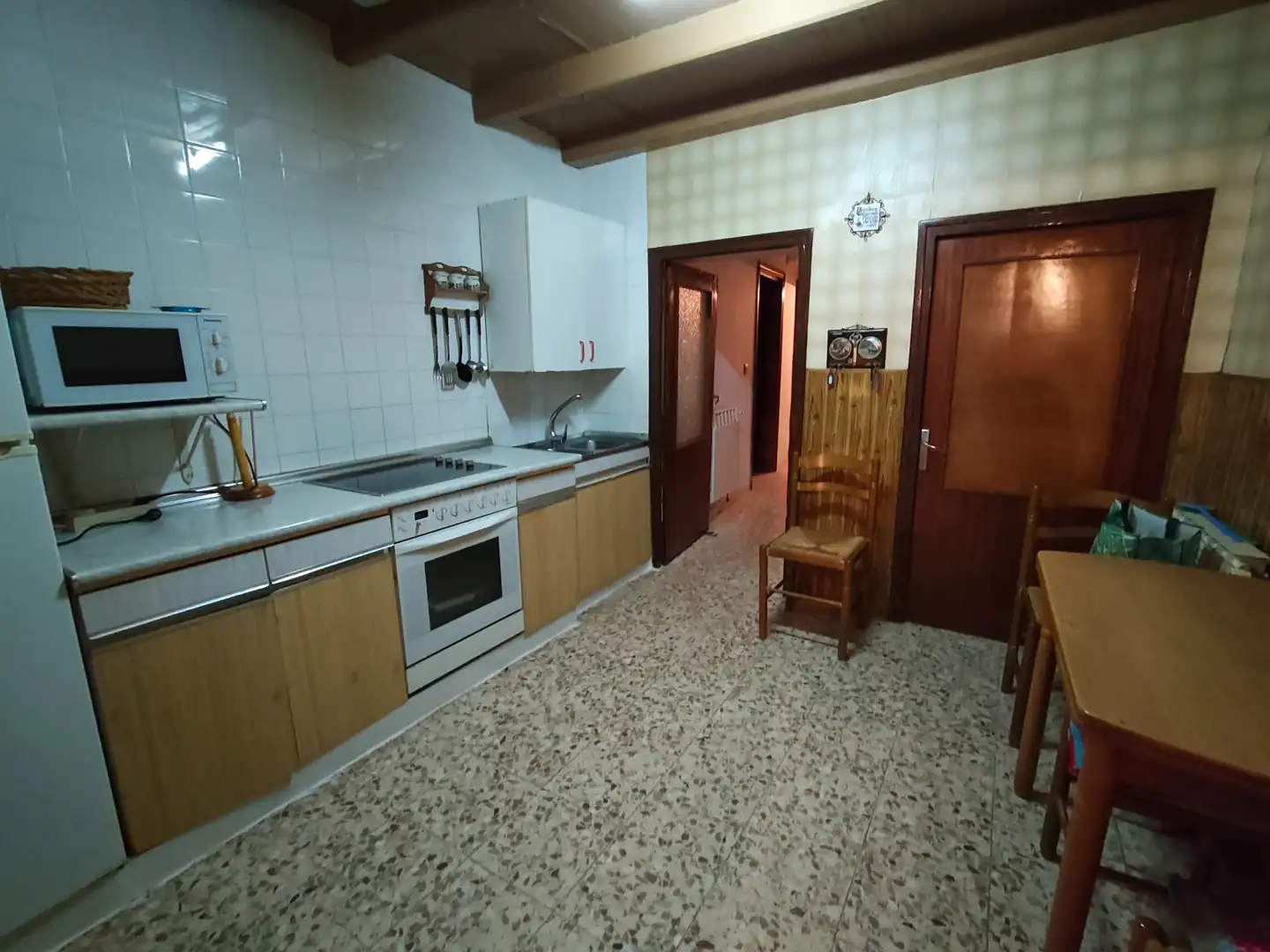 Cuina de Casa o xalet en venda en Brahojos de Medina amb Calefacció, Jardí privat i Traster