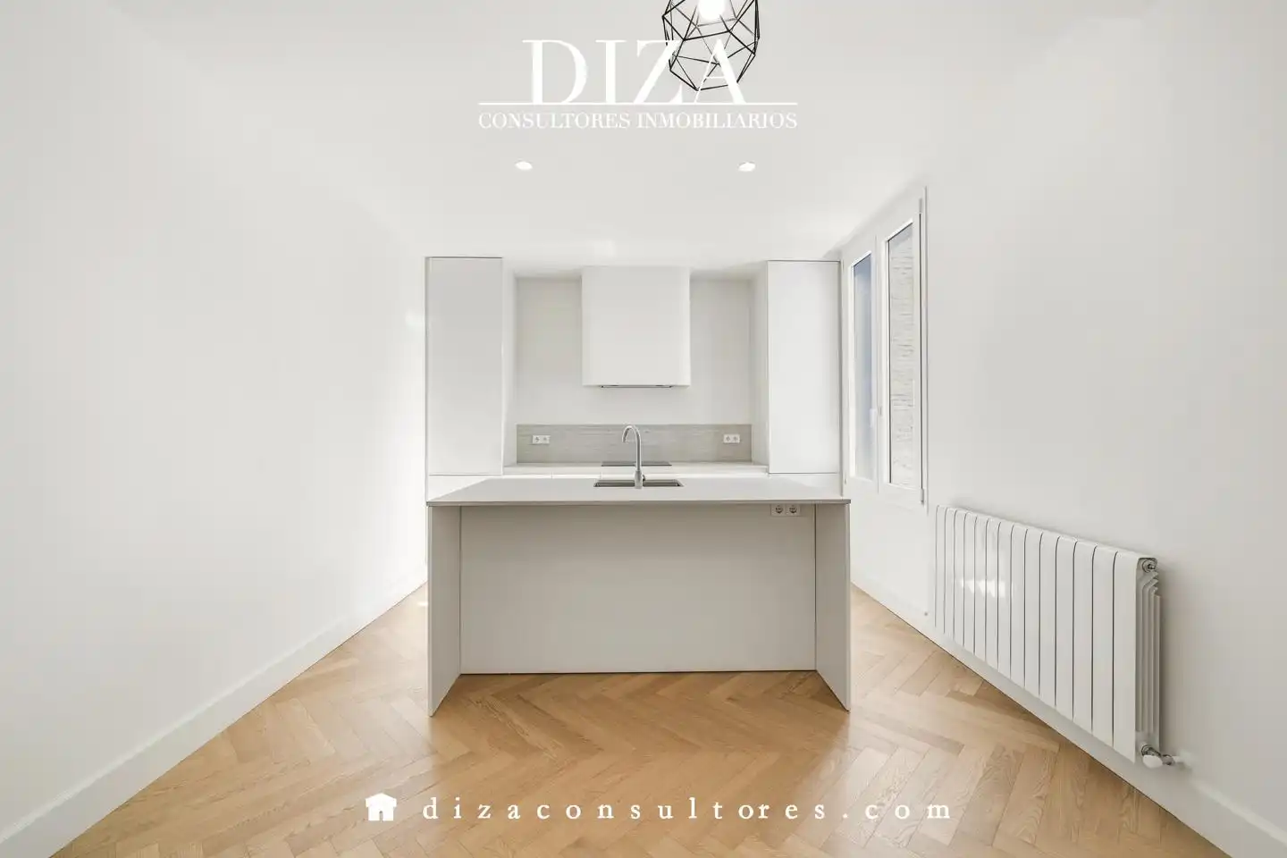 Kitchen of Flat for sale in Madrid  with Air Conditioner, Heating and Parquet flooring