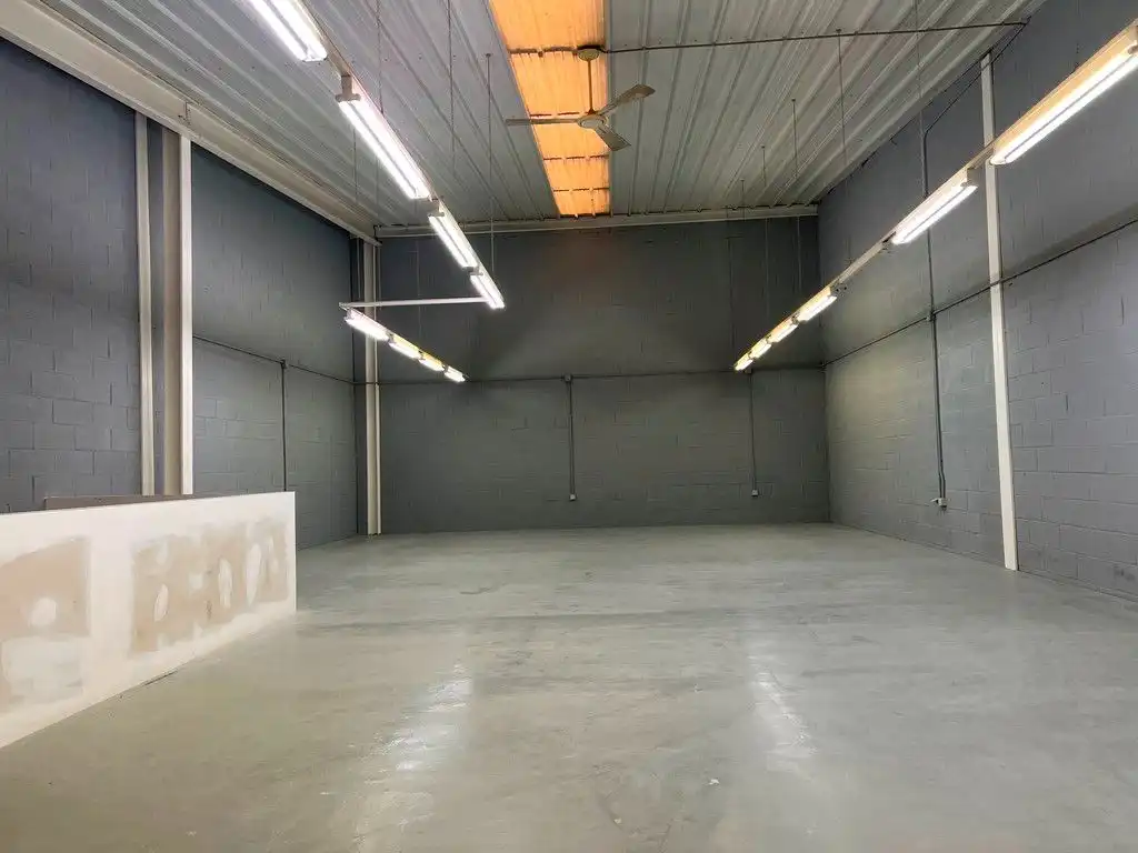 Nave industrial en venta en Santiago de Compostela 
