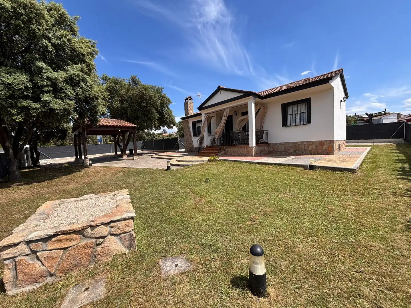 Vista exterior de Casa o chalet de alquiler en Maello con Calefacción, Jardín privado y Amueblado