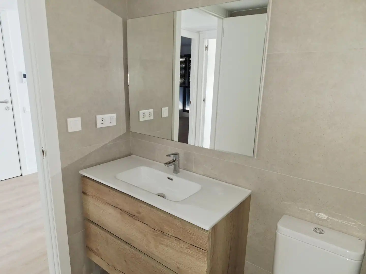 Bany de Pis en venda en Sant Feliu de Llobregat amb Aire condicionat, Calefacció i Parquet