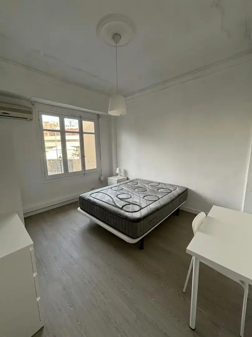 Habitación de Piso para compartir en Valencia con Aire acondicionado, Calefacción y Lavadora
