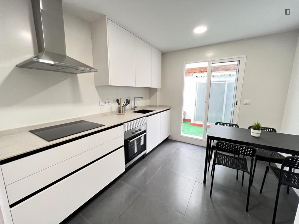 Kitchen of Apartment to rent in  Valencia Capital  with Furnished, Oven and Washing machine