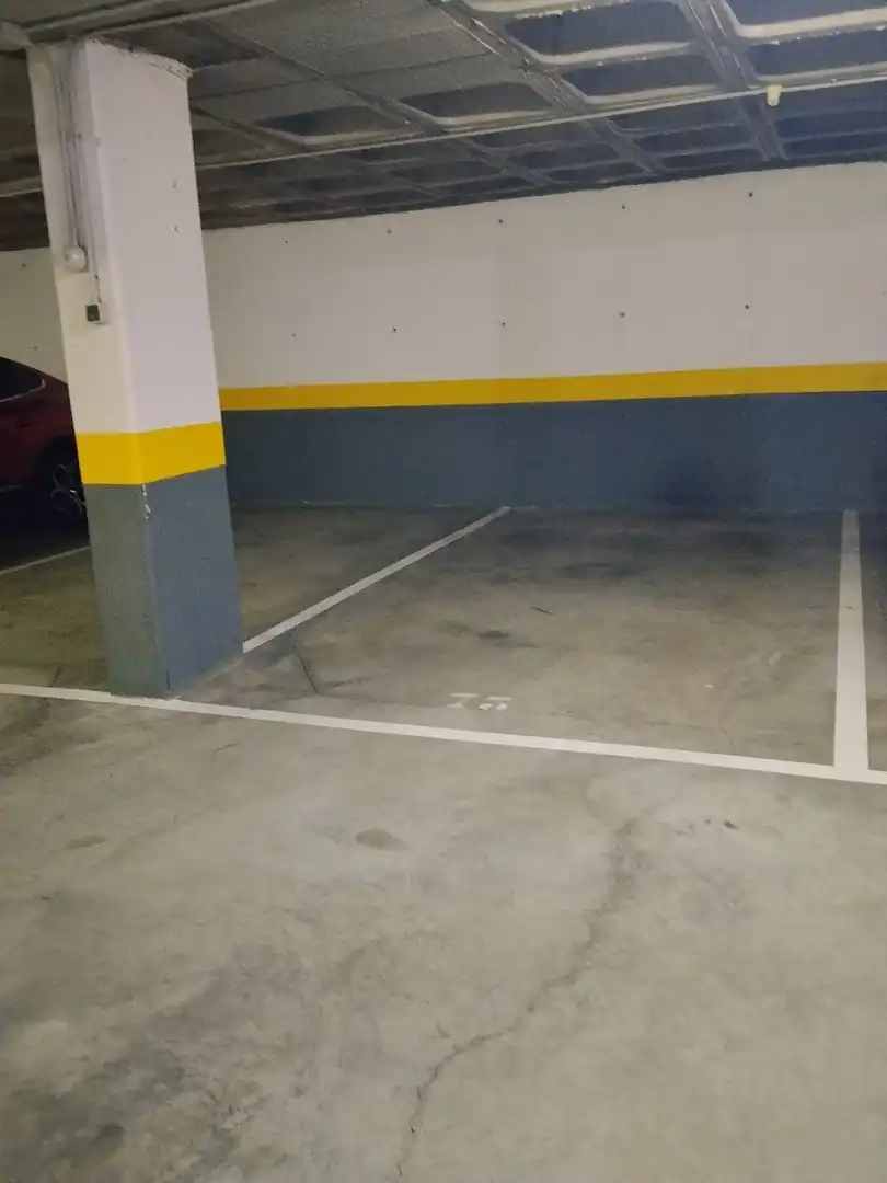 Aparcament de Dúplex de lloguer en Pozuelo de Alarcón amb Aire condicionat, Calefacció i Terrassa