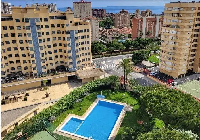 Vista exterior de Local de alquiler en Alicante / Alacant
