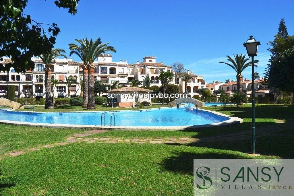 Vista exterior de Apartament en venda en Jávea / Xàbia amb Calefacció, Terrassa i Piscina comunitària