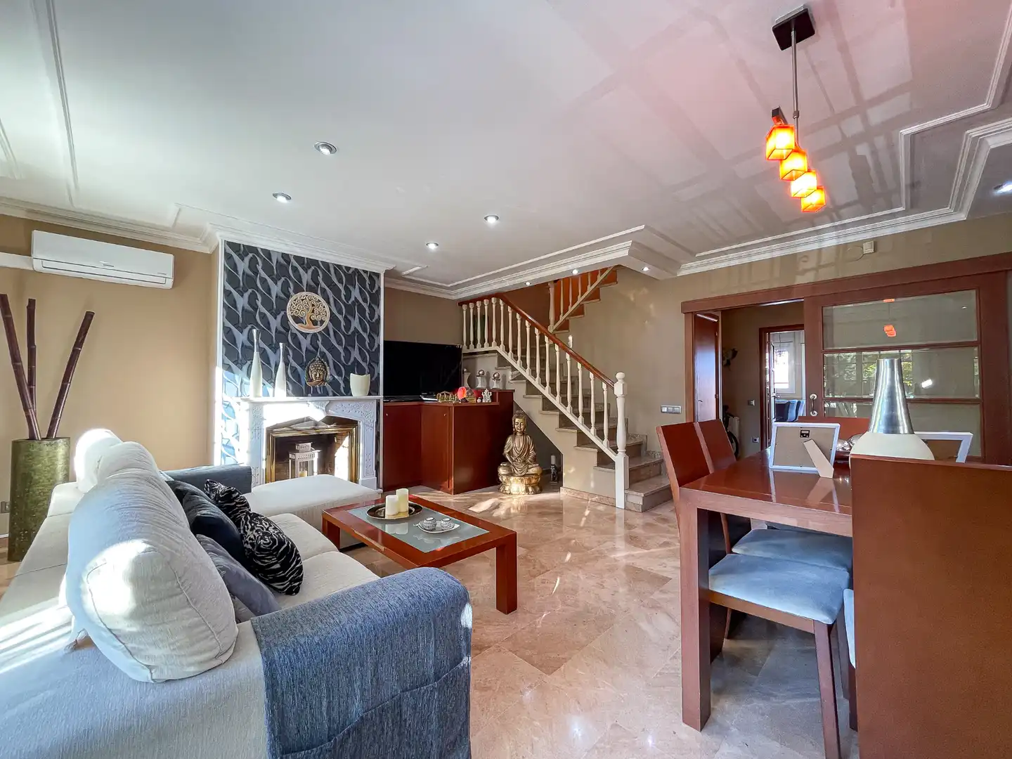 Sala de estar de Casa adosada en venta en Mataró con Aire acondicionado, Calefacción y Jardín privado