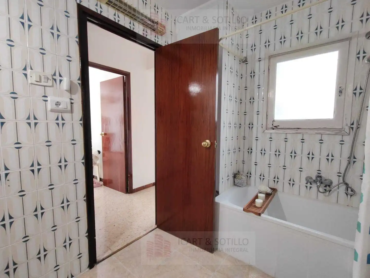 Baño de Piso en venta en Vinaròs con Calefacción y Amueblado