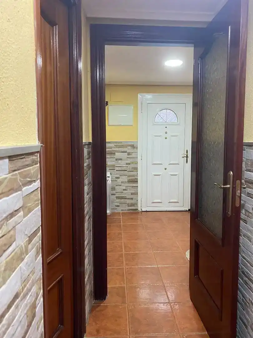 Casa adosada en venda en Mieres (Asturias) amb Balcó